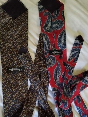 2#Christian Dior Men's Neckties - Red Paisley & Brown Patterned Set